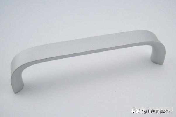 家具五金配件种类_家具铰链导轨踢脚板拉篮_家具喷漆房配件