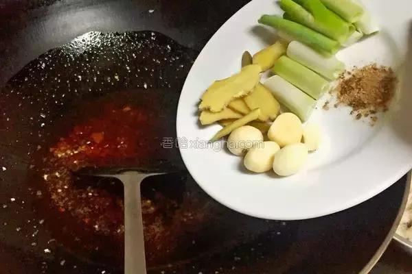 清油和牛油哪个好吃_火锅做法大全_经典火锅食谱