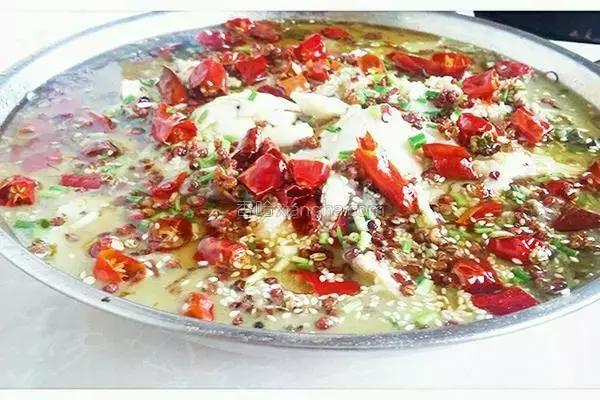 清油和牛油哪个好吃_经典火锅食谱_火锅做法大全