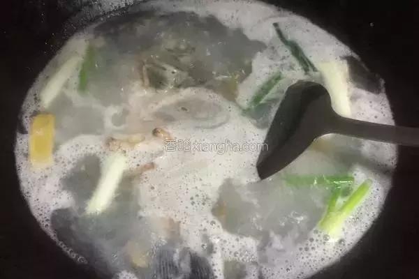 清油和牛油哪个好吃_经典火锅食谱_火锅做法大全