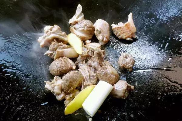 清油和牛油哪个好吃_经典火锅食谱_火锅做法大全